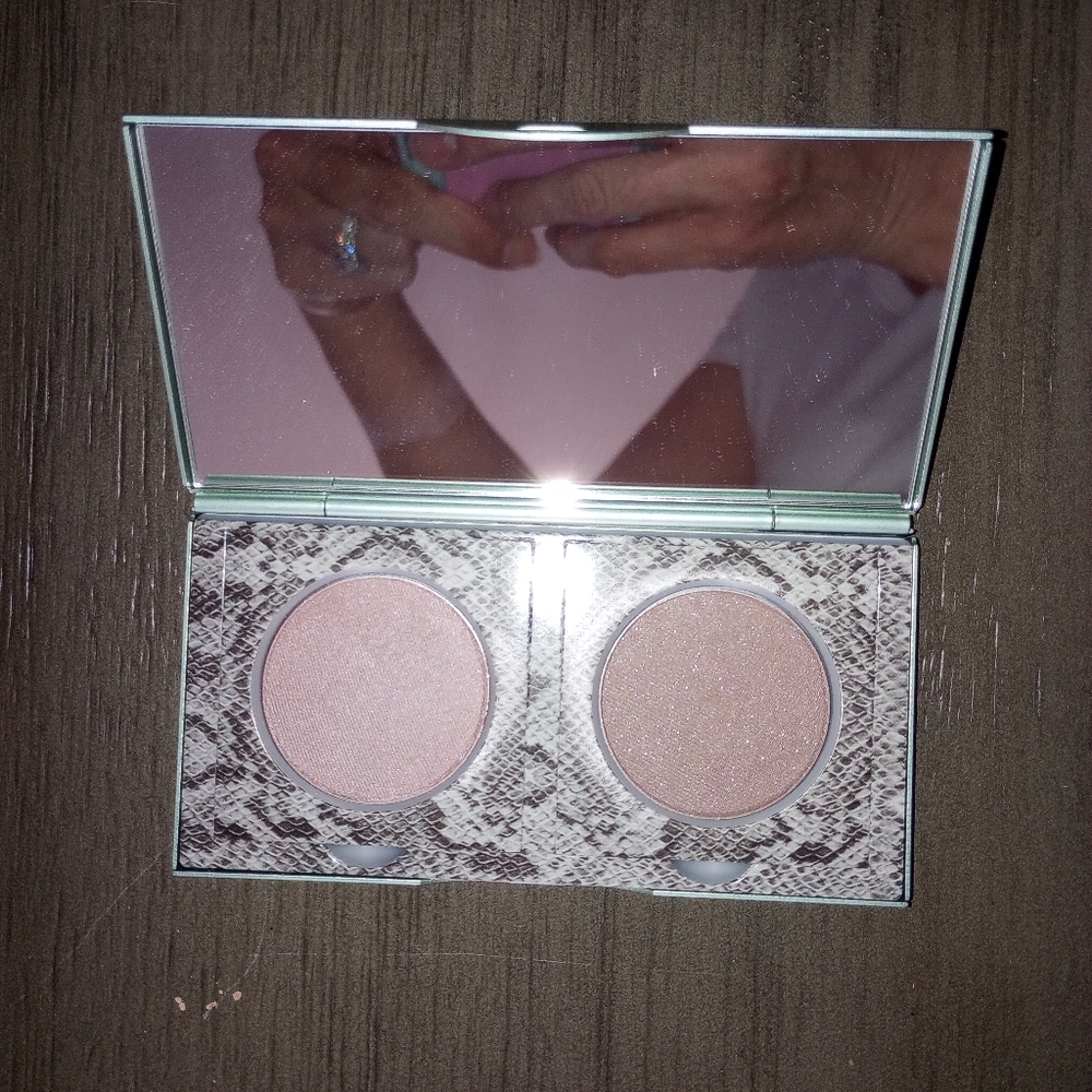 Mally Brightening Eye Shadow